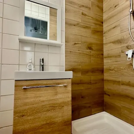 For 2 Close To The Big Clock * La Rochelle (Charente-Maritime)