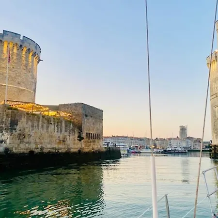 For 2 Close To The Big Clock * La Rochelle (Charente-Maritime)