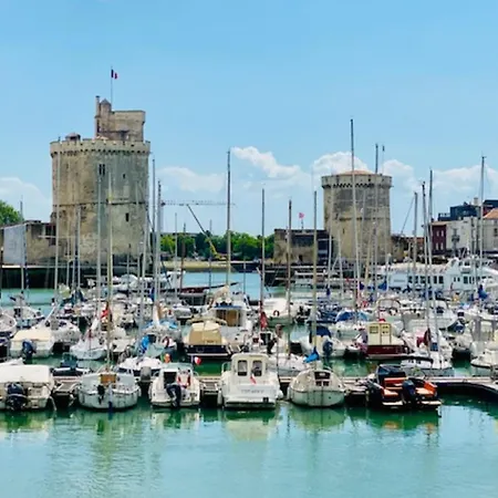 For 2 Close To The Big Clock * La Rochelle (Charente-Maritime)